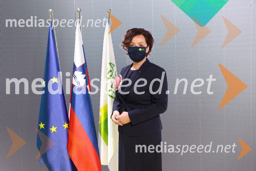  Anita Manfreda, stranka Naša dežela, direktorica Občinske uprave BrdaNaša dežela, ustanovitvena seja stranke Aleksandre Pivec