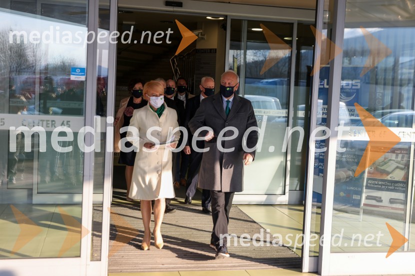 dr. Aleksandra Pivec, stranka Naša dežela, predsednica;  Janez Ujčič, stranka Naša deželaNaša dežela, ustanovitvena seja stranke Aleksandre Pivec