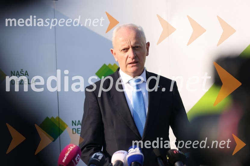  Danilo Burnač, stranka Naša deželaNaša dežela, ustanovitvena seja stranke Aleksandre Pivec