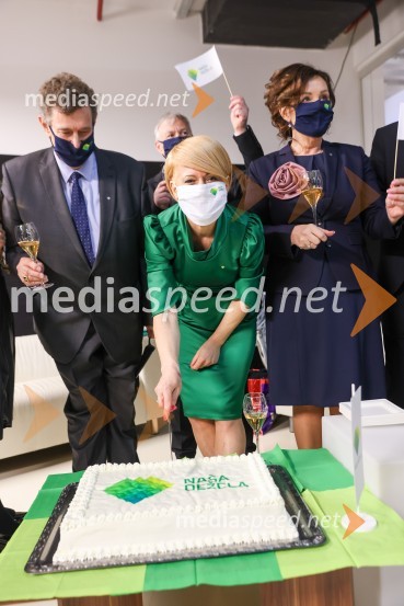  Boris Gašparin, restavracija Pikol, stranka Naša dežela; dr. Aleksandra Pivec, stranka Naša dežela, predsednica;  Anita Manfreda, stranka Naša dežela, direktorica Občinske uprave BrdaNaša dežela, ustanovitvena seja stranke Aleksandre Pivec