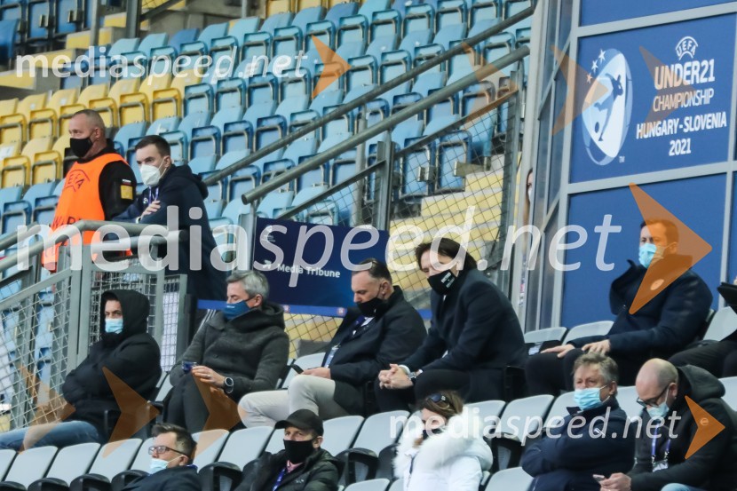 Skupina: U-21 – evropsko prvenstvo v nogometu: Slovenija - Češka in Španija - Italija