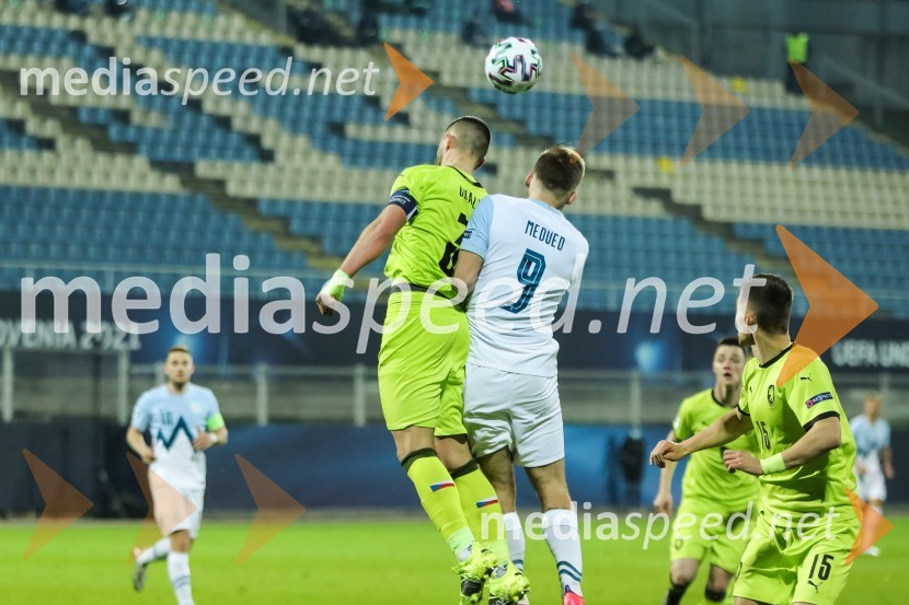 Skupina: U-21 – evropsko prvenstvo v nogometu: Slovenija - Češka in Španija - Italija