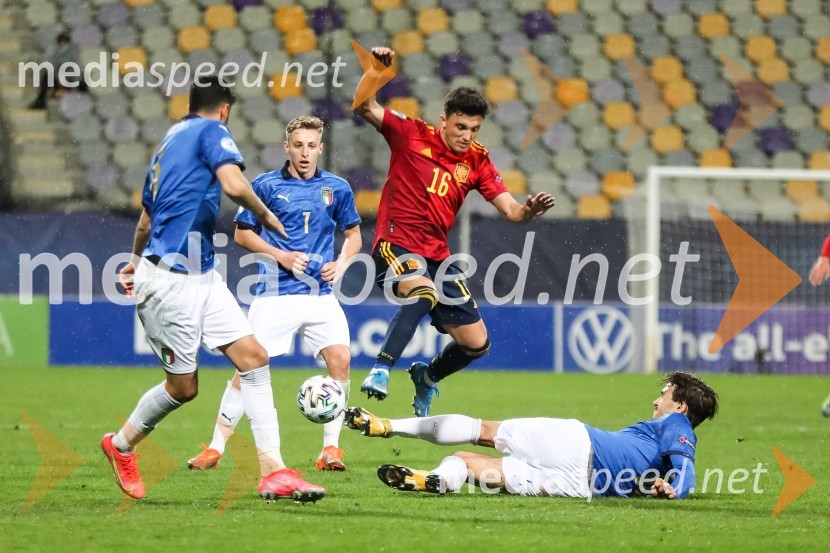 Skupina: U-21 – evropsko prvenstvo v nogometu: Slovenija - Češka in Španija - Italija