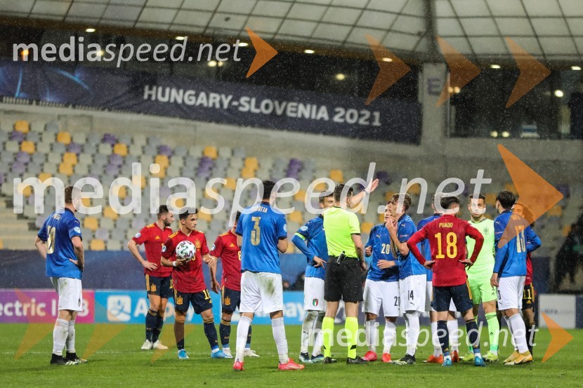 Skupina: U-21 – evropsko prvenstvo v nogometu: Slovenija - Češka in Španija - Italija