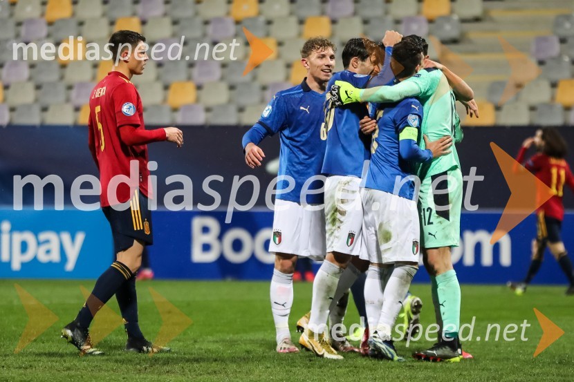 Skupina: U-21 – evropsko prvenstvo v nogometu: Slovenija - Češka in Španija - Italija