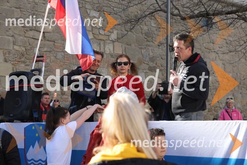 Protest proti ukrepom za preprečevanje COVID 19