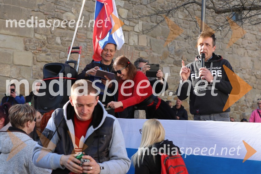 Protest proti ukrepom za preprečevanje COVID 19
