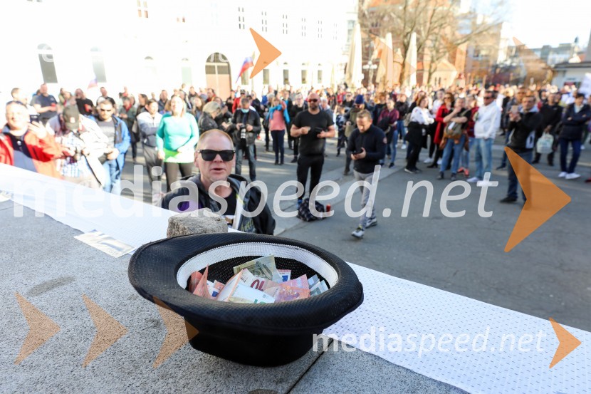Protest proti ukrepom za preprečevanje COVID 19