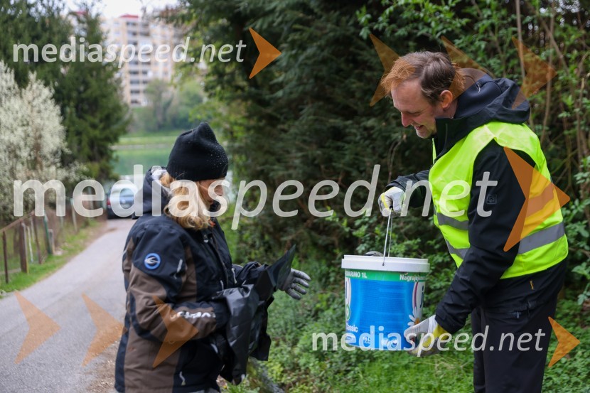  Neva Pipan, koordinatorka, kabinet župana MOM; dr. Samo Peter Medved,  podžupan, Mestna občina Maribor Moji odpadki, moja skrb, čistilna akcija na desnem bregu Drave v Mariboru