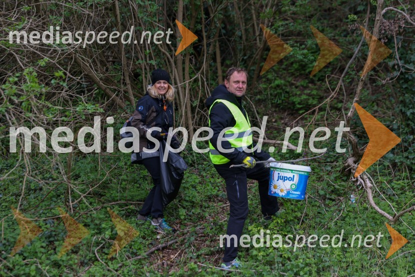  Neva Pipan, koordinatorka, kabinet župana MOM; dr. Samo Peter Medved,  podžupan, Mestna občina Maribor Moji odpadki, moja skrb, čistilna akcija na desnem bregu Drave v Mariboru