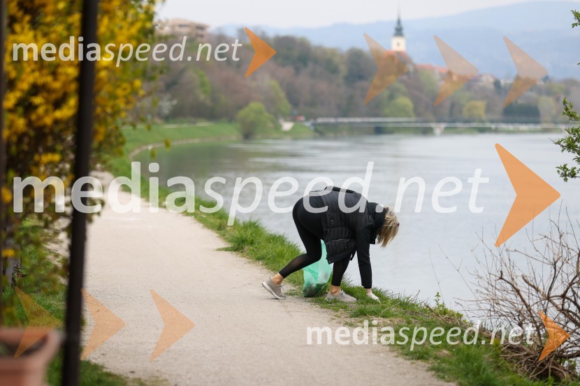 mag. Lidija Pliberšek, direktorica Pogrebnega podjetje Maribor d.d. in predsednica ASCEMoji odpadki, moja skrb, čistilna akcija na desnem bregu Drave v Mariboru