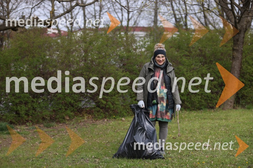  Ana Žvorc, koreografinja, stilistkaMoji odpadki, moja skrb, čistilna akcija na desnem bregu Drave v Mariboru