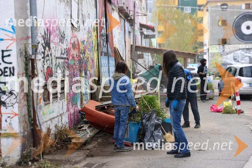 MC Pekarna MariborMoji odpadki, moja skrb, čistilna akcija na desnem bregu Drave v Mariboru