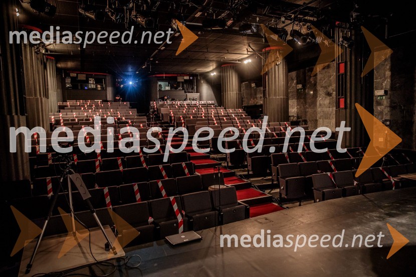 Rokova modrina, predstava Slovenskega Mladinskega gledališča