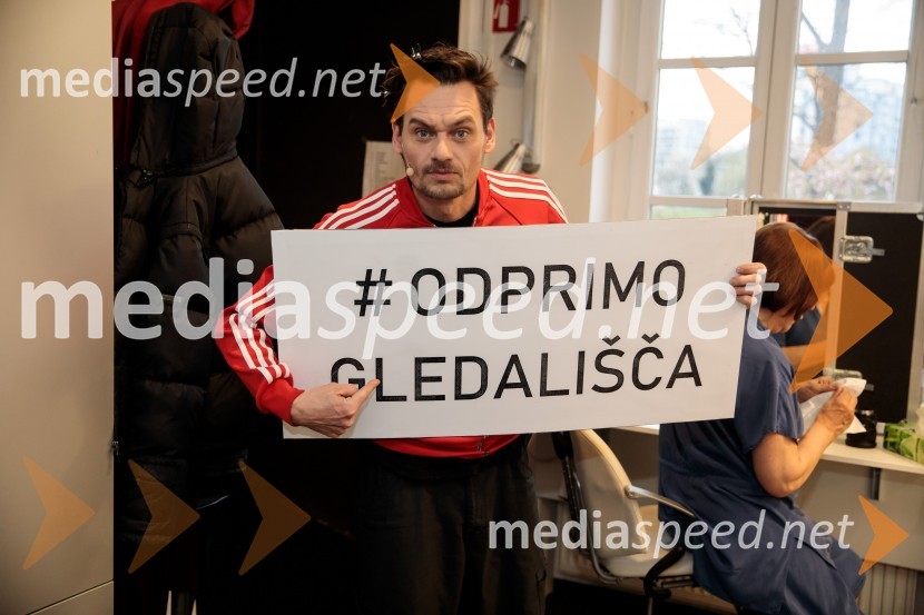  Primož Bezjak, igralecRokova modrina, predstava Slovenskega Mladinskega gledališča