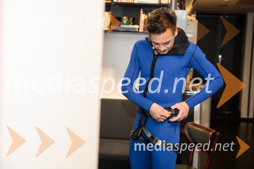  Primož Bezjak, igralecRokova modrina, predstava Slovenskega Mladinskega gledališča