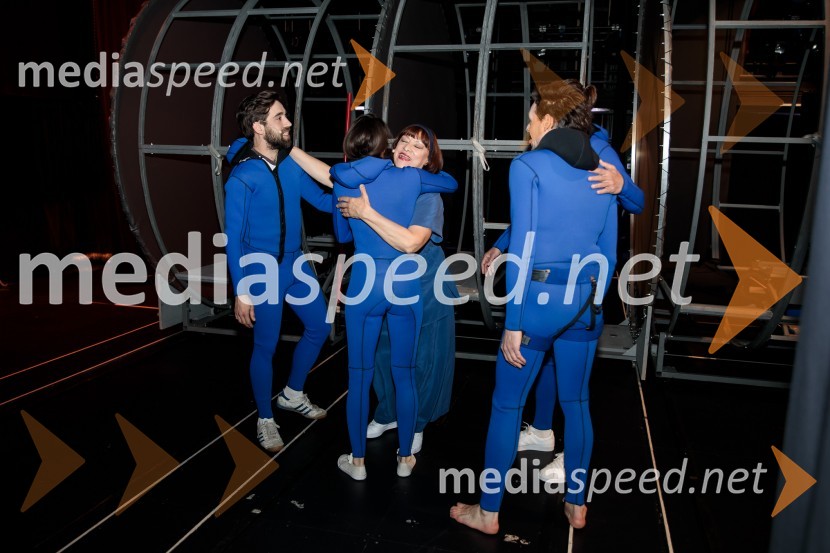  Vito Weis, igralec;  Katarina Stegnar, igralka;  Damjana Černe, igralka;  Primož Bezjak, igralecRokova modrina, predstava Slovenskega Mladinskega gledališča