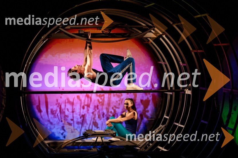  Primož Bezjak, igralec;  Katarina Stegnar, igralkaRokova modrina, predstava Slovenskega Mladinskega gledališča