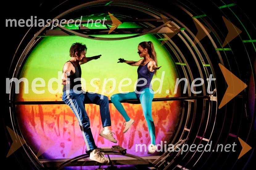  Primož Bezjak, igralec;  Katarina Stegnar, igralkaRokova modrina, predstava Slovenskega Mladinskega gledališča