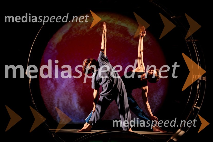  Damjana Černe, igralka;  Primož Bezjak, igralecRokova modrina, predstava Slovenskega Mladinskega gledališča