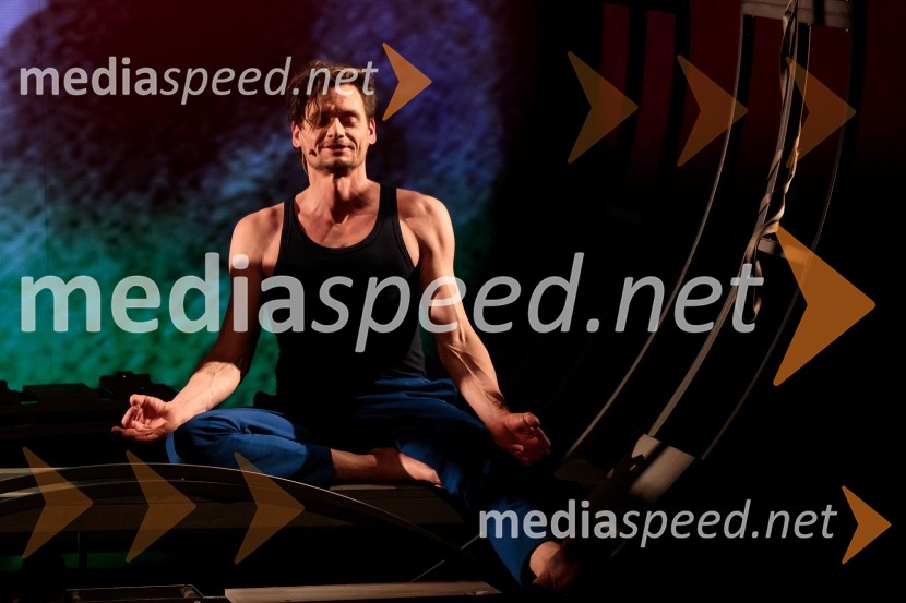  Primož Bezjak, igralecRokova modrina, predstava Slovenskega Mladinskega gledališča