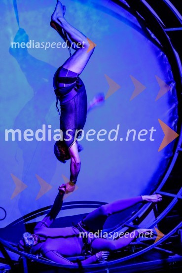 Rokova modrina, predstava Slovenskega Mladinskega gledališča