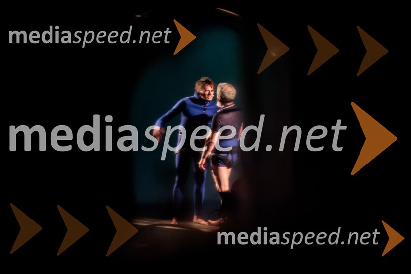 Rokova modrina, predstava Slovenskega Mladinskega gledališča