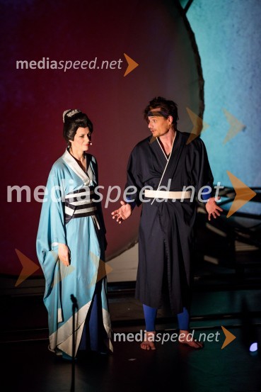  Katarina Stegnar, igralka;  Primož Bezjak, igralecRokova modrina, predstava Slovenskega Mladinskega gledališča