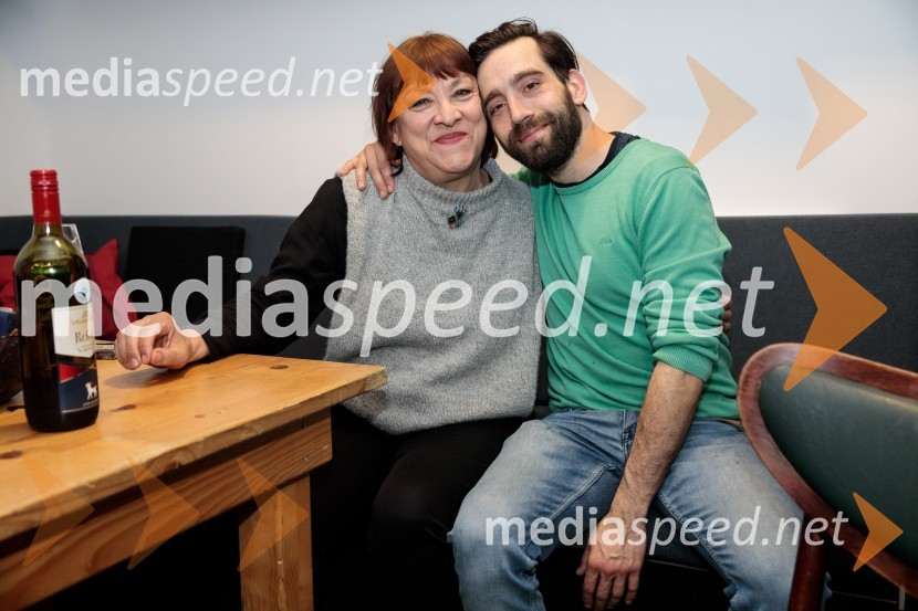  Damjana Černe, igralka;  Vito Weis, igralecRokova modrina, predstava Slovenskega Mladinskega gledališča