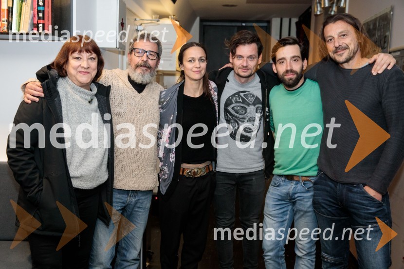  Damjana Černe, igralka;  Željko Hrs, igralec;  Katarina Stegnar, igralka;  Primož Bezjak, igralec;  Vito Weis, igralec;  Matej Recer, igralecRokova modrina, predstava Slovenskega Mladinskega gledališča