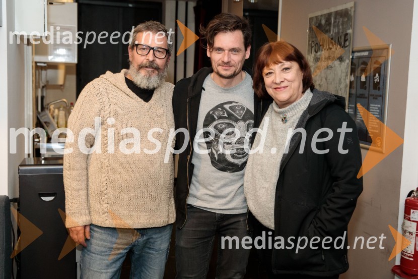  Željko Hrs, igralec;  Primož Bezjak, igralec;  Damjana Černe, igralkaRokova modrina, predstava Slovenskega Mladinskega gledališča