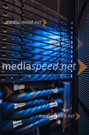 Vega, slovenski super računalnik na IZUM-u v Mariboru