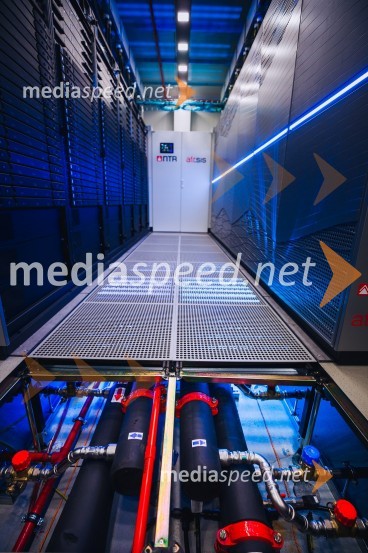 Vega, slovenski super računalnik na IZUM-u v Mariboru