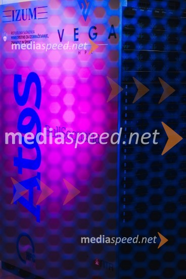 Vega, slovenski super računalnik na IZUM-u v Mariboru