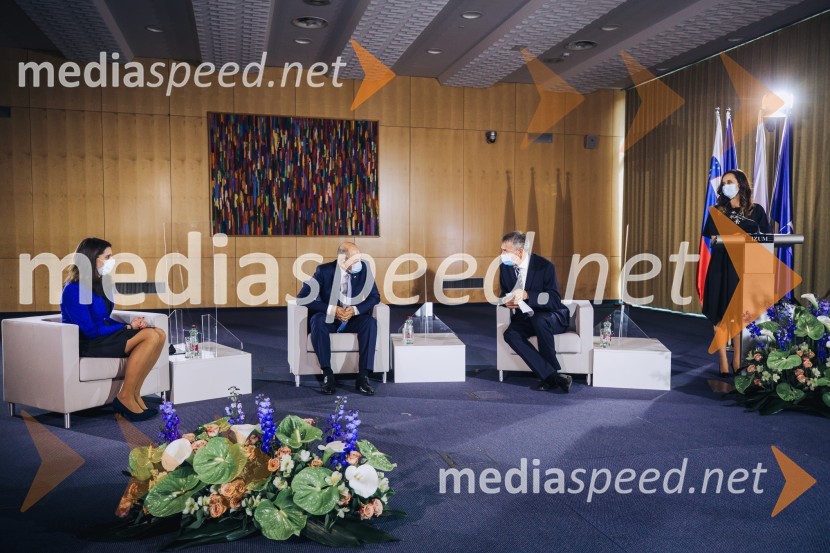 dr. Simona Kustec, ministrica za izobraževanje, znanost in šport;  Janez Janša, predsednik vlade RS; dr. Aleš Bošnjak, IZUM, direktor, Fakulteta za elektrotehniko, računalništvo in informatikoVega, slovenski super računalnik na IZUM-u v Mariboru