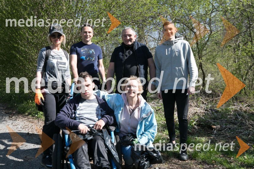  Lidija Šestak Zorič, predsednica društva Sonček Maribor;  Peti Zorič;  Peter Zorič, stečajni upravitelj;  Sebastijan Jaušovec, predsednik KS Kamnica;  Tea Hauptman, predstavnica skupne občinske uprave Maribor MOM;  ... Moji odpadki, moja skrb na levem bregu Drave