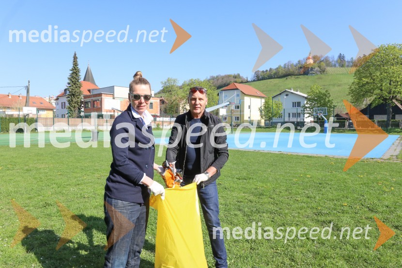  Nataša Matjašec Rošker, igralka;  Danilo Rošker, direktor SNG MariborMoji odpadki, moja skrb na levem bregu Drave