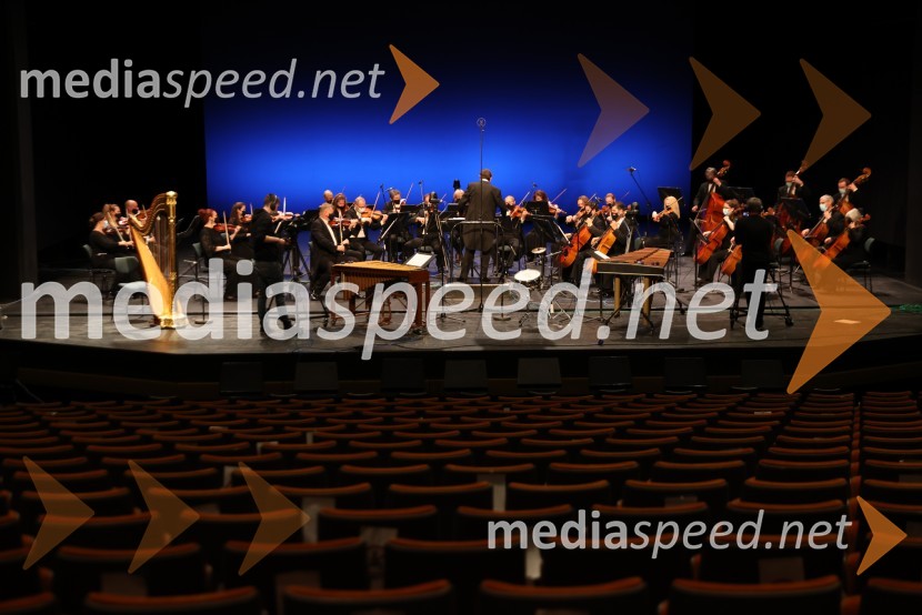 Simfonični orkester SNG MariborVesele harmonije razstavljenega orkestra