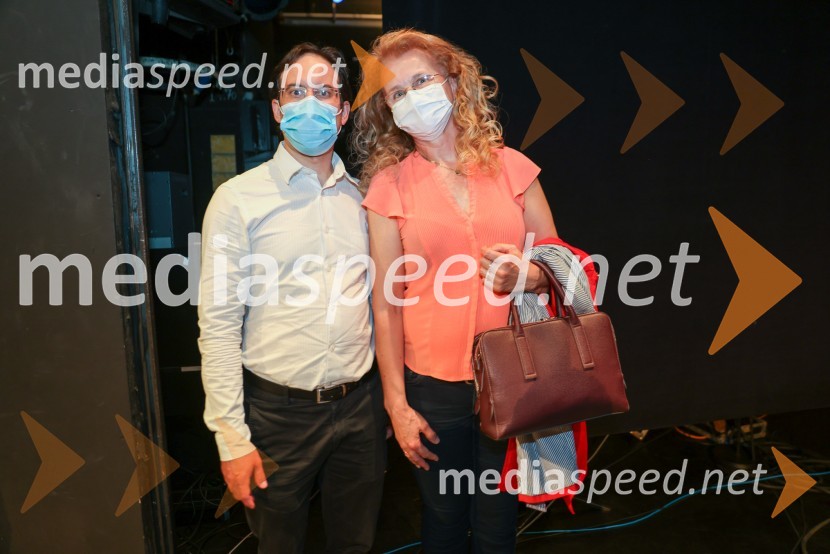  Simon Krečič, umetniški direktor Opere SNG Maribor;  ... Vesele harmonije razstavljenega orkestra