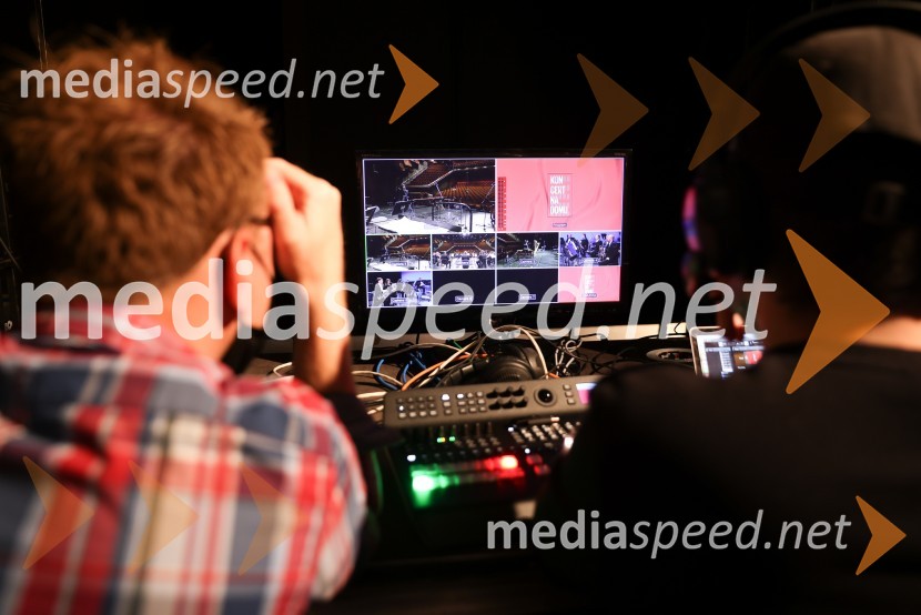 Vesele harmonije razstavljenega orkestra