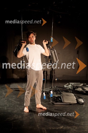  Vito Weis, igralecSlaba družba, Nova pošta, predstava Slovenskega Mladinskega gledališča