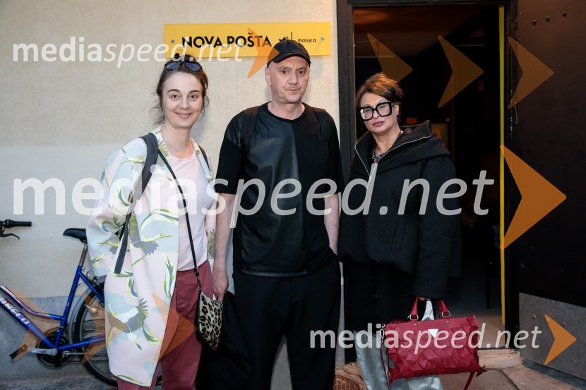  Dragana Alfirević, koreografinja;  Goran Injac, umetniški vodja, Slovensko mladinsko gledališče;  Urška Comino, samozaposlena v kulturiSlaba družba, Nova pošta, predstava Slovenskega Mladinskega gledališča