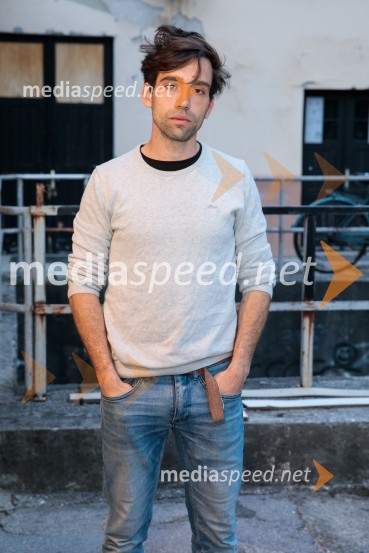  Vito Weis, igralecSlaba družba, Nova pošta, predstava Slovenskega Mladinskega gledališča