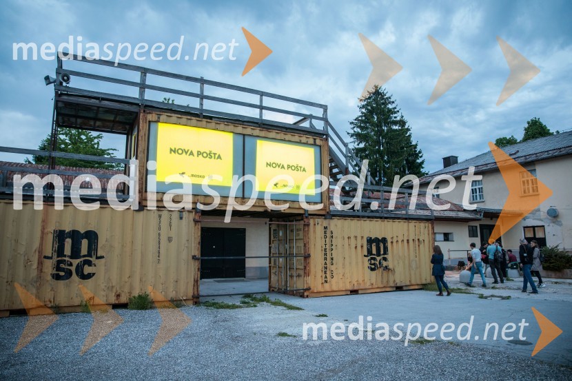 Nova poštaSlaba družba, Nova pošta, predstava Slovenskega Mladinskega gledališča