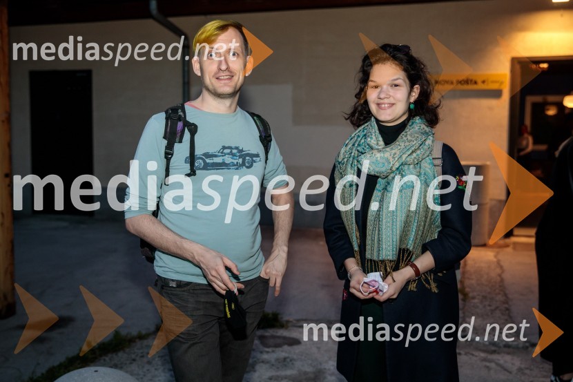  Samo Oleami, Radio Študent;  Tajda Lipicer, Radio ŠtudentSlaba družba, Nova pošta, predstava Slovenskega Mladinskega gledališča