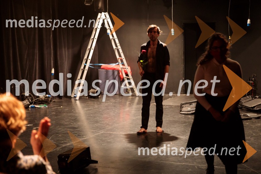  Vito Weis, igralecSlaba družba, Nova pošta, predstava Slovenskega Mladinskega gledališča