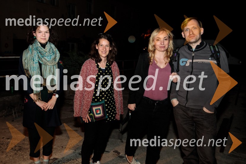  Tajda Lipicer, Radio Študent;  Nataša Božič;  Tina Dobnik, producentka MASKA;  Samo Oleami, Radio ŠtudentSlaba družba, Nova pošta, predstava Slovenskega Mladinskega gledališča