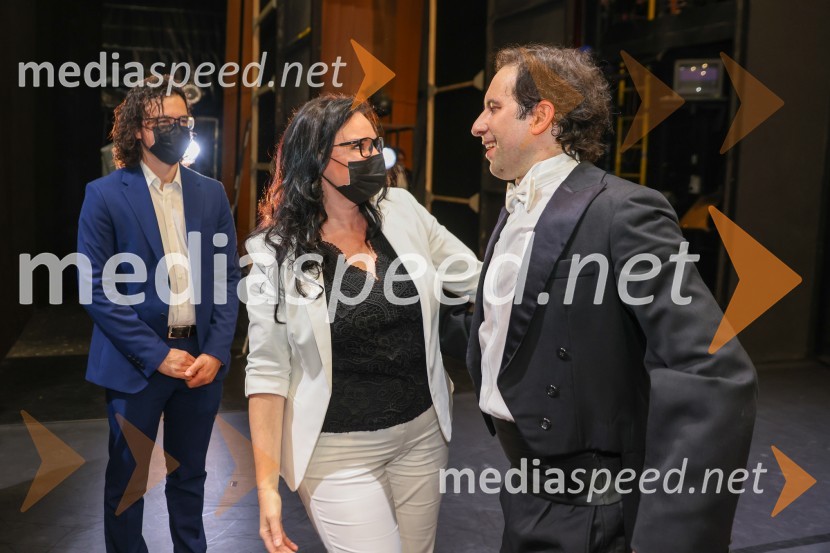  Anže Šuštar, glasbenik;  Alenka Gotar, operna pevka;  Simon Krečič, dirigent in pianistCarmina Burana, operno baletni spektakel SNG Maribor