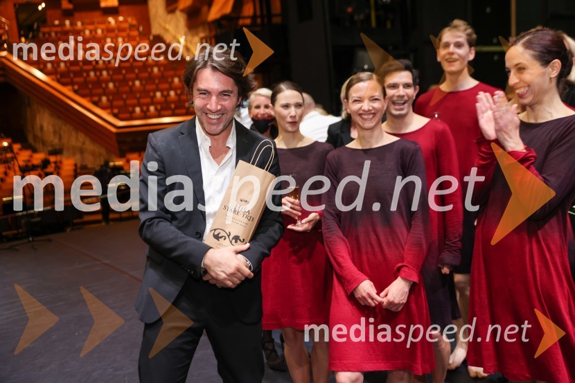  Edward Clug, umetniški direktor, Balet SNG Maribor;  Evgenija Koškina, baletka;  ... Carmina Burana, operno baletni spektakel SNG Maribor