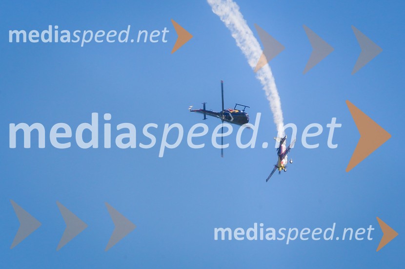 EDGE 540 / N544AR in BO-105C / D-HTDMThe Flying Bulls, trening pilotov in letal Red Bull v Mariboru